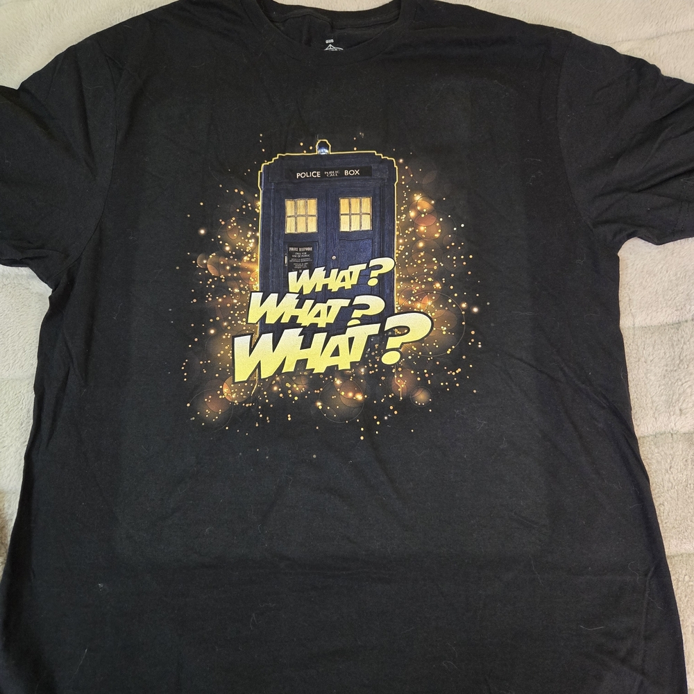 Hot Topic Black and Blue Graphic Tee